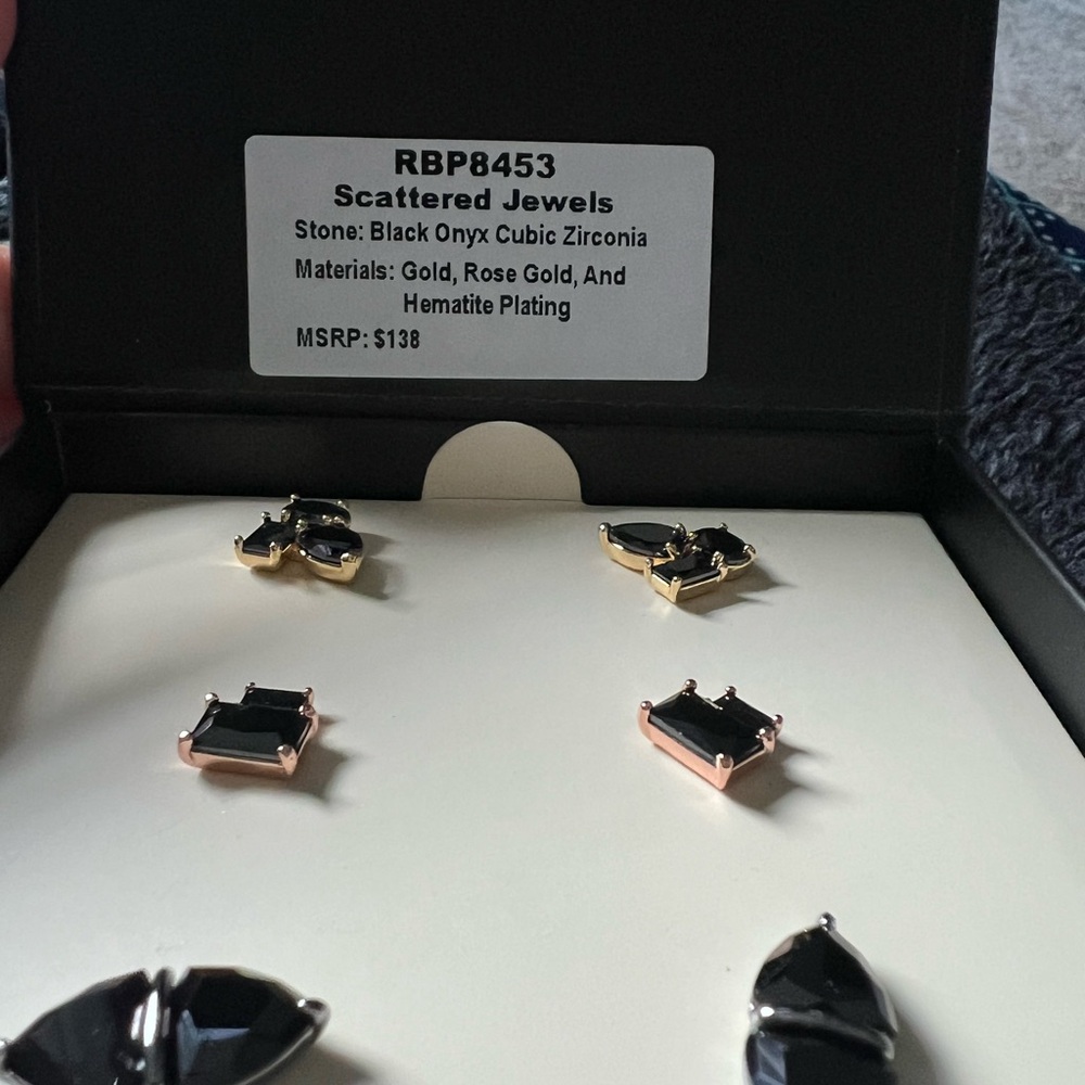 Bomb Party Simple Studs *Scattered Jewels* Black Onyx Earrings Set RBP8453